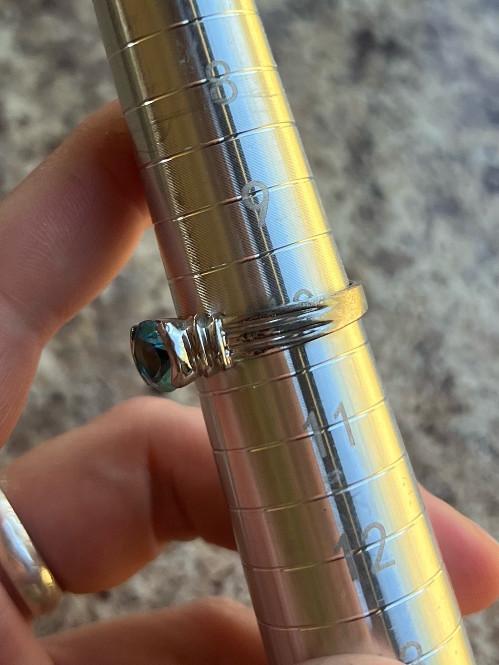 4 Silver Tone Rings - Picture 14 of 14